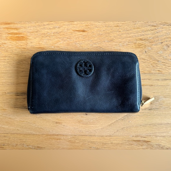 Tory Burch Handbags - Tory Burch Black Genuine Leather Large Wallet